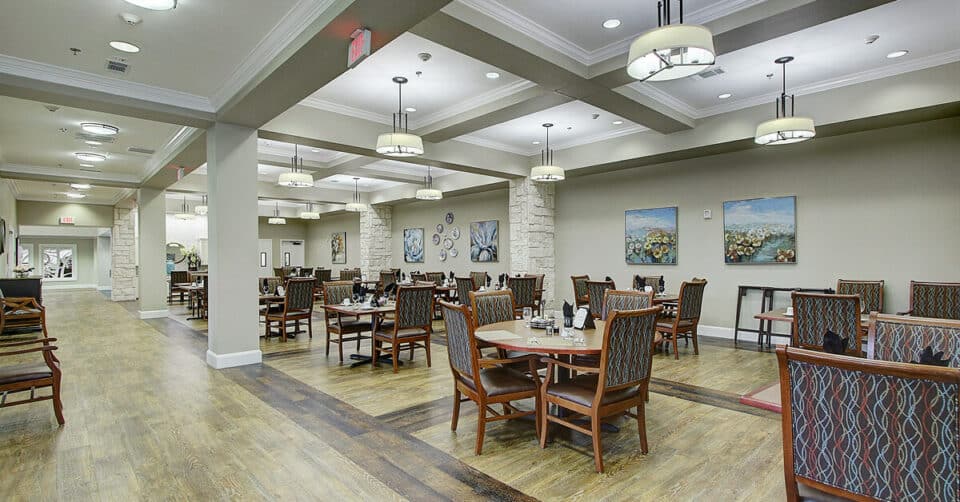 main dining room at The Oaks at Flower Mound 2