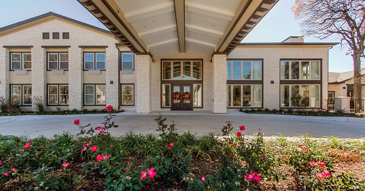 front entrance at The Oaks at Flower Mound 2
