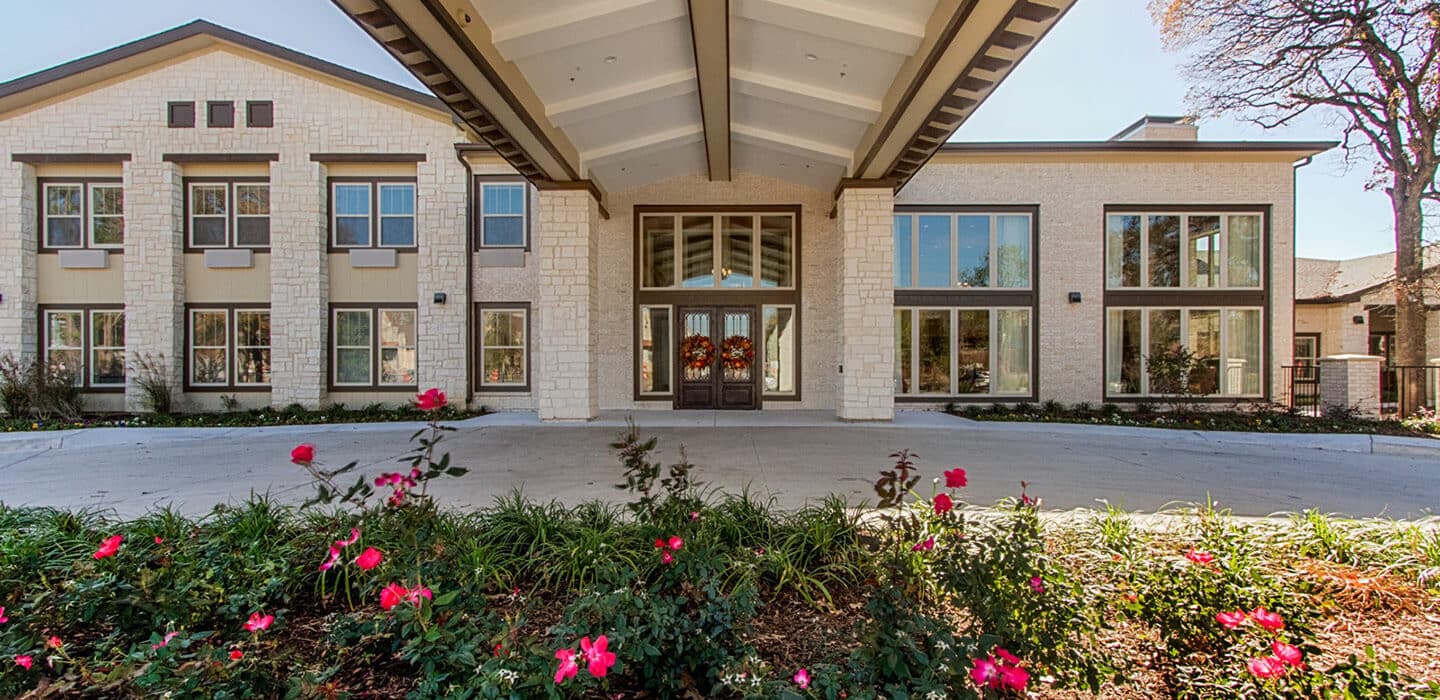 front entrance at The Oaks at Flower Mound 6