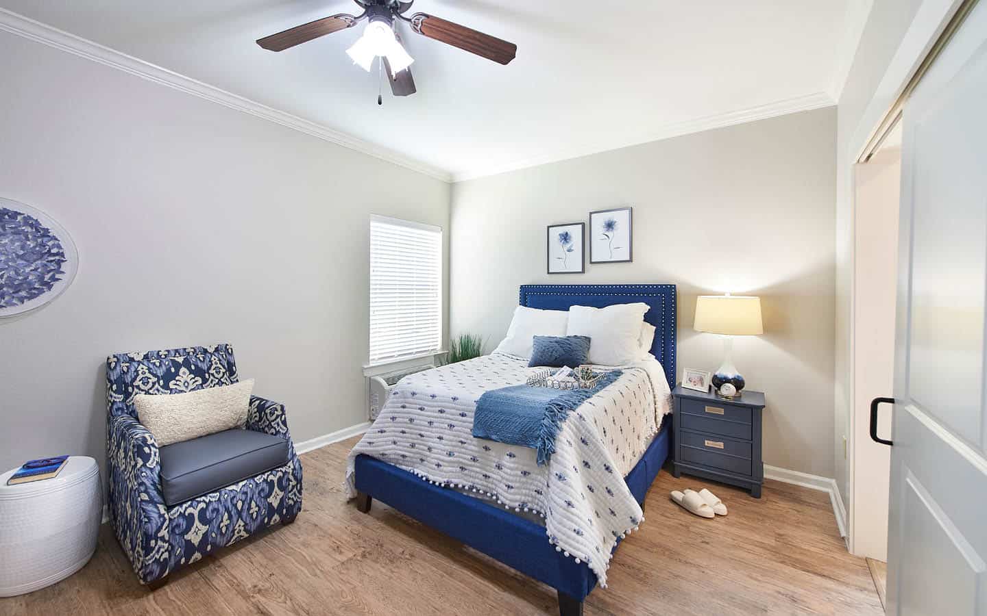 bedroom at The Oaks at Flower Mound