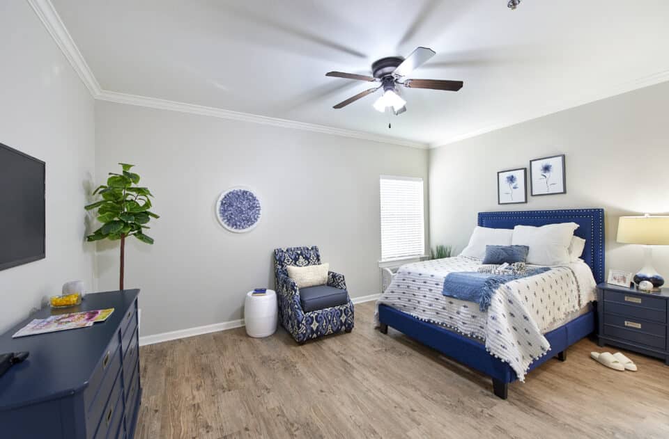 resident bedroom at Oaks at Flower Mound